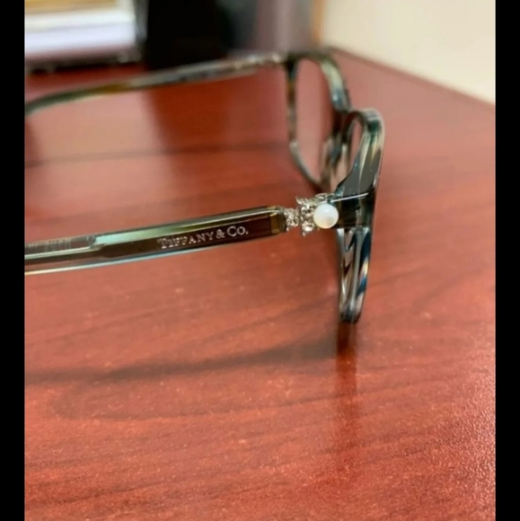 Tiffany & Co eye glasses with case. - Picture 4 of 6